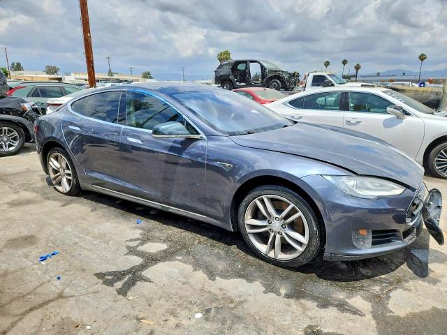 51072406 :رقم المزاد ، 5YJSA1E10GF125492 vin ، 2016 Tesla Model S مزاد بيع