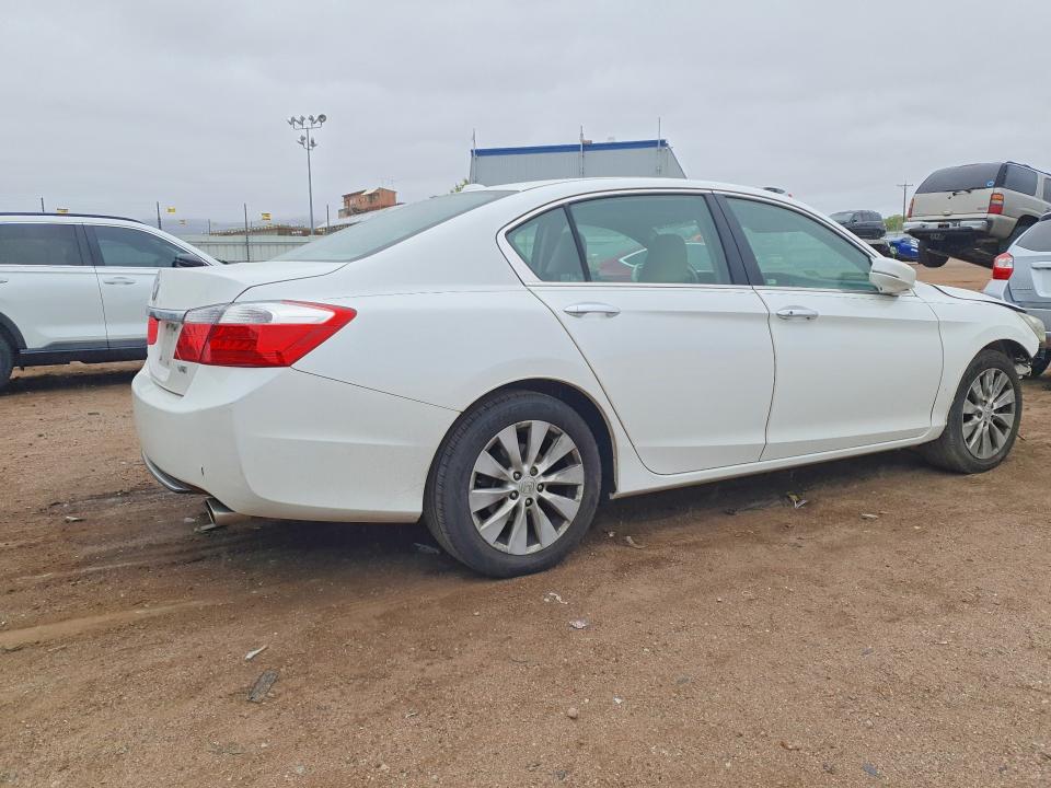 52496236 :رقم المزاد ، 1HGCR3F86FA023935 vin ، 2015 Honda Accord مزاد بيع