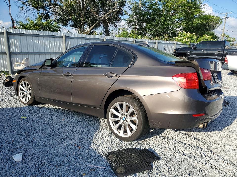 51543686 :رقم المزاد ، WBA3B5C56DF591303 vin ، 2013 Bmw 328 مزاد بيع
