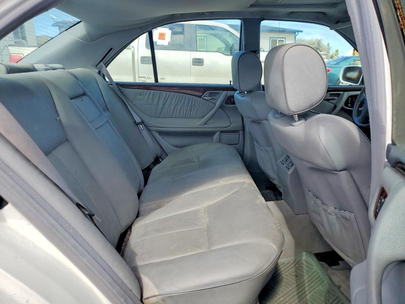 54732946 :رقم المزاد ، WDBJF70J0YB034491 vin ، 2000 Mercedes-benz E مزاد بيع