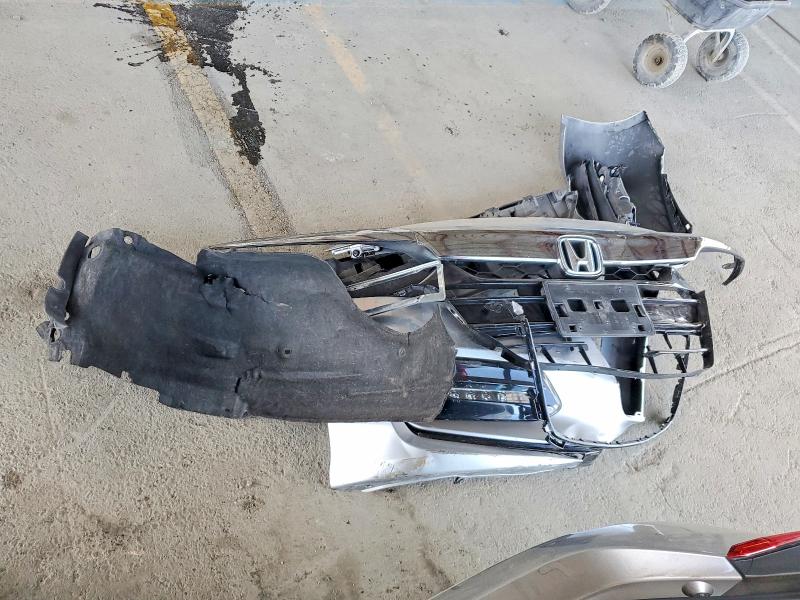 55615896 :رقم المزاد ، 1HGCV1F3XJA252535 vin ، 2018 Honda Accord مزاد بيع