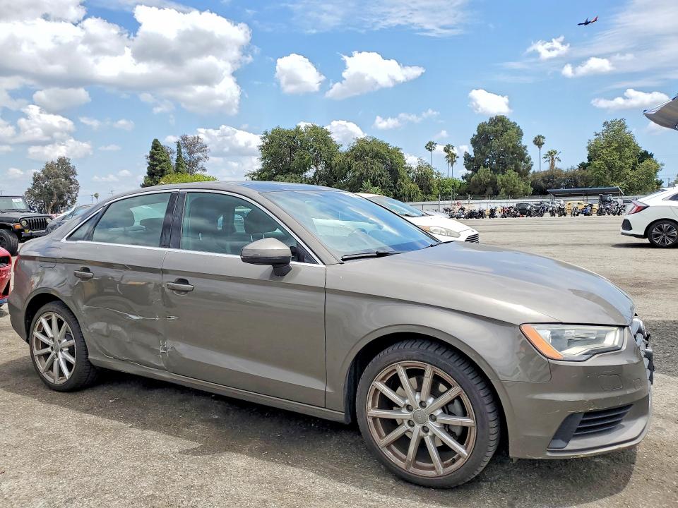 55464146 :رقم المزاد ، WAUE8GFFXG1040381 vin ، 2016 Audi A3 مزاد بيع