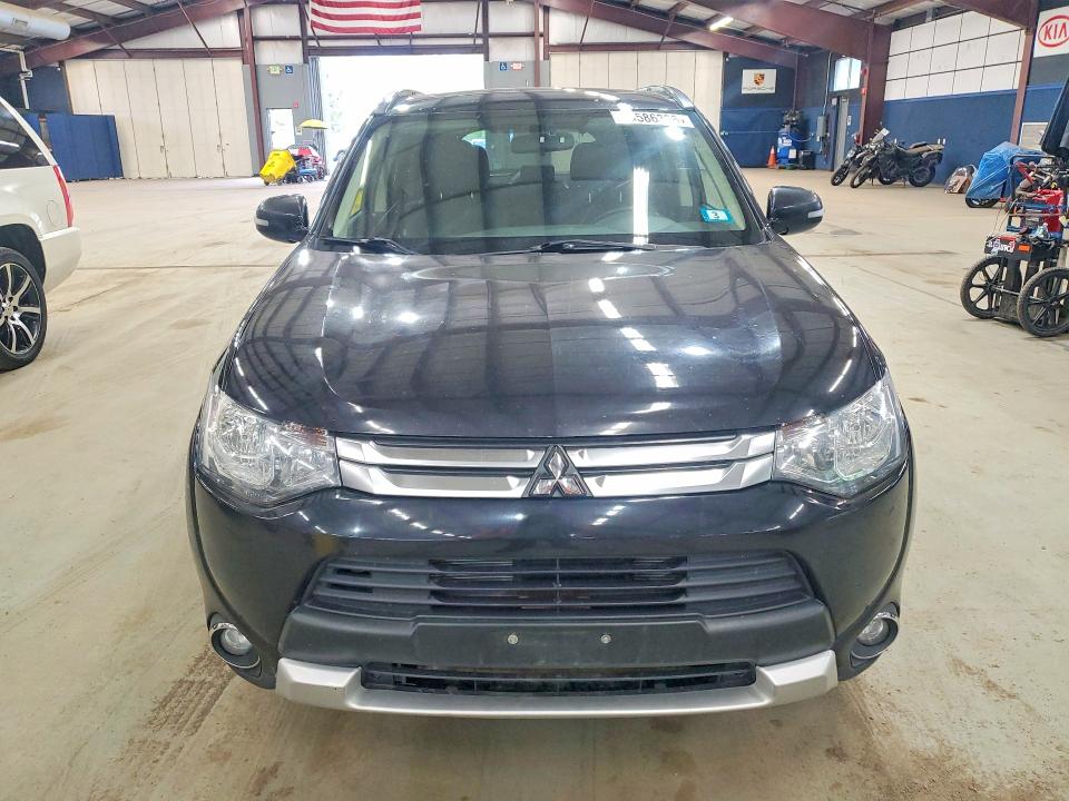 53586396 :رقم المزاد ، JA4AZ3A37FZ002542 vin ، 2015 Mitsubishi Outlander مزاد بيع