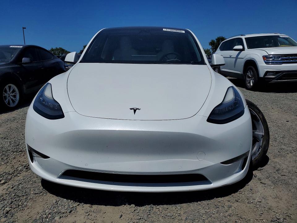 51909806 :رقم المزاد ، 5YJYGAEE2MF305757 vin ، 2021 Tesla Model Y مزاد بيع