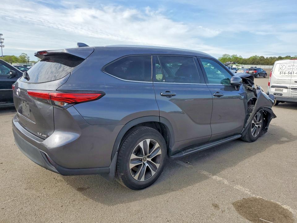 2022 Toyota Highlander მანქანა იყიდება აუქციონზე, vin: 5TDGZRBH7NS571596, აუქციონის ნომერი: 54332876