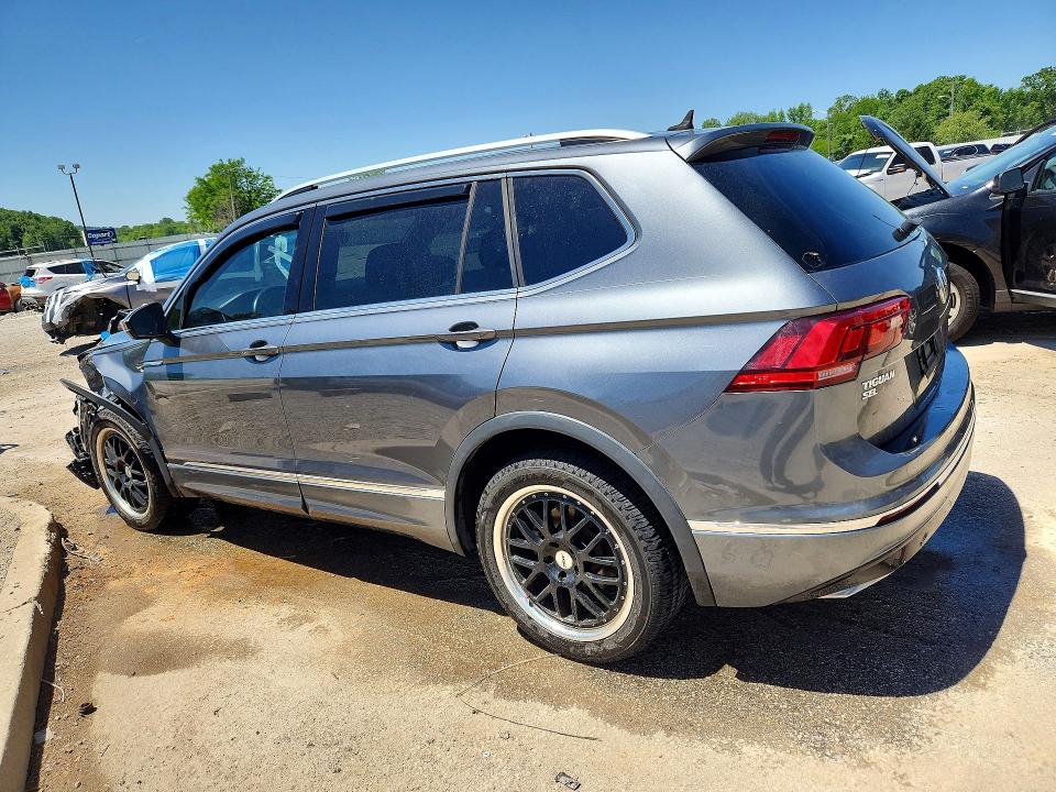 53301096 :رقم المزاد ، 3VV2B7AXXKM010284 vin ، 2019 Volkswagen Tiguan مزاد بيع