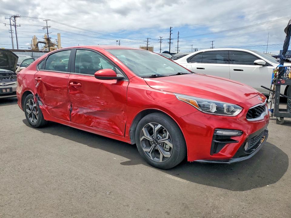 2021 Kia Forte მანქანა იყიდება აუქციონზე, vin: 3KPF24AD5ME405815, აუქციონის ნომერი: 52426946