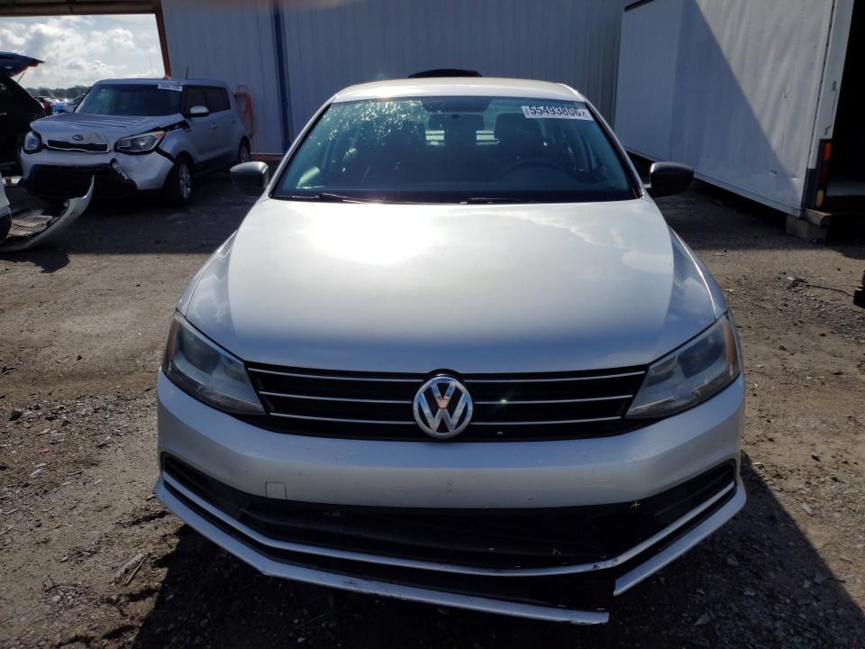 55493806 :رقم المزاد ، 3VWLA7AJXFM417624 vin ، 2015 Volkswagen Jetta مزاد بيع