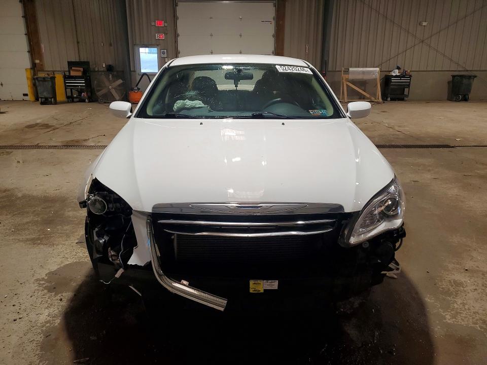 Продажа на аукционе авто 2014 Chrysler 200, vin: 1C3CCBAB9EN206268, номер лота: 52420246
