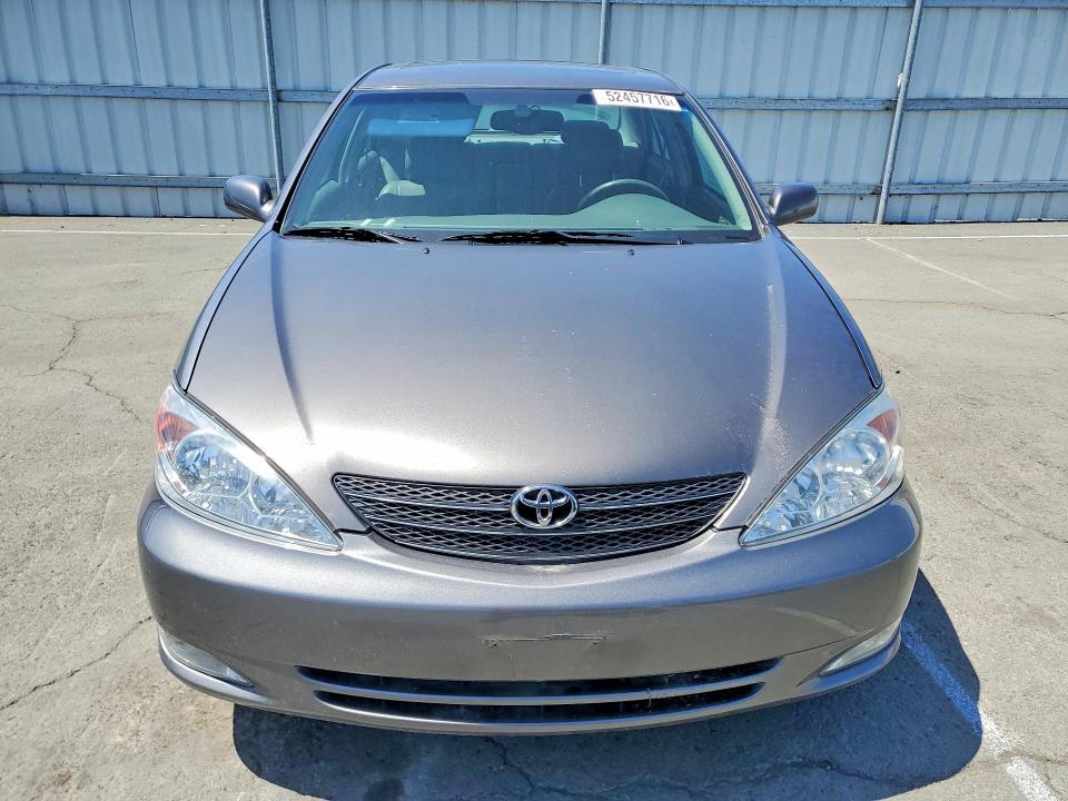 52457716 :رقم المزاد ، 4T1BF30K54U583069 vin ، 2004 Toyota Camry مزاد بيع