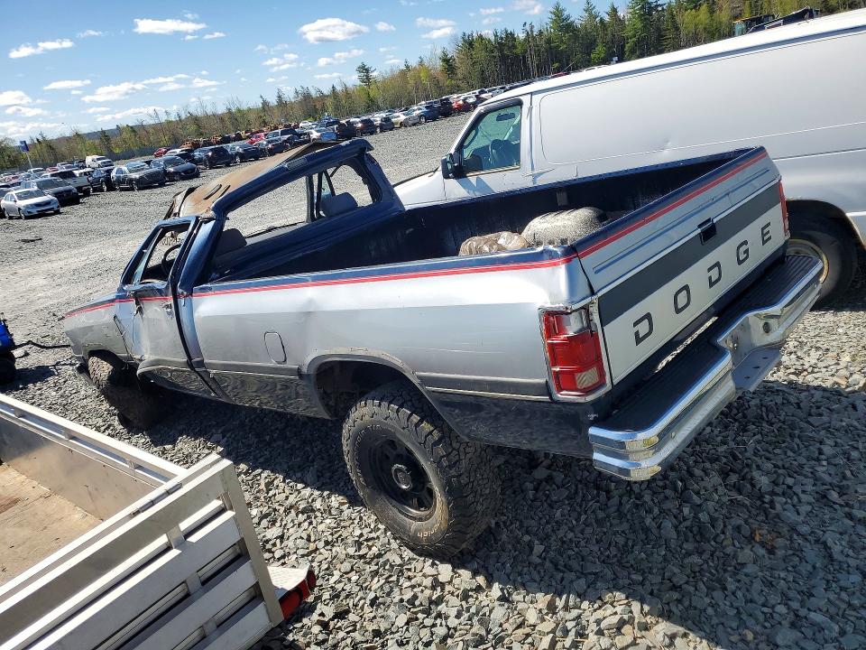 53353526 :رقم المزاد ، 1B7KM26C4NS599250 vin ، 1992 Dodge W-series مزاد بيع
