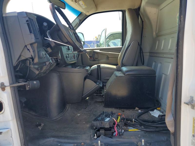 53002266 :رقم المزاد ، 1GCWGFCF9F1169140 vin ، 2015 Chevrolet Express G2500 مزاد بيع