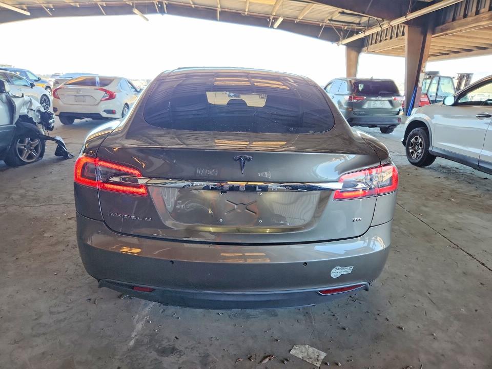 53254726 :رقم المزاد ، 5YJSA1E19FF106387 vin ، 2015 Tesla Model S مزاد بيع