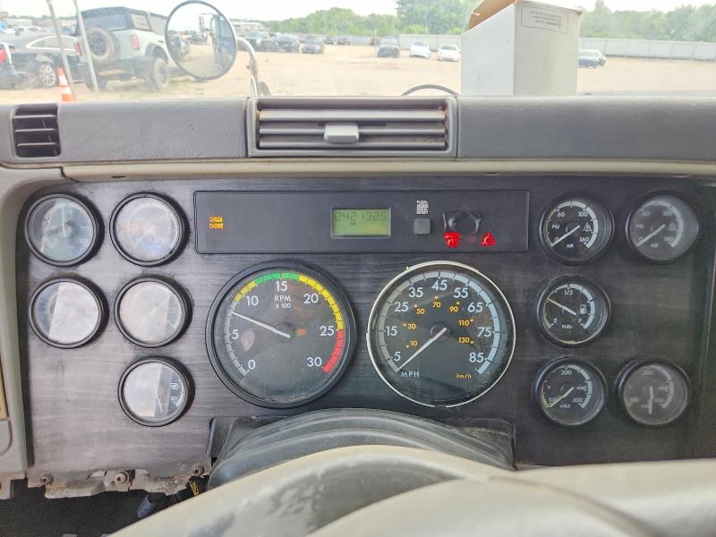 2005 Freightliner Conventional მანქანა იყიდება აუქციონზე, vin: 1FUJA6CK35LN87097, აუქციონის ნომერი: 50221886