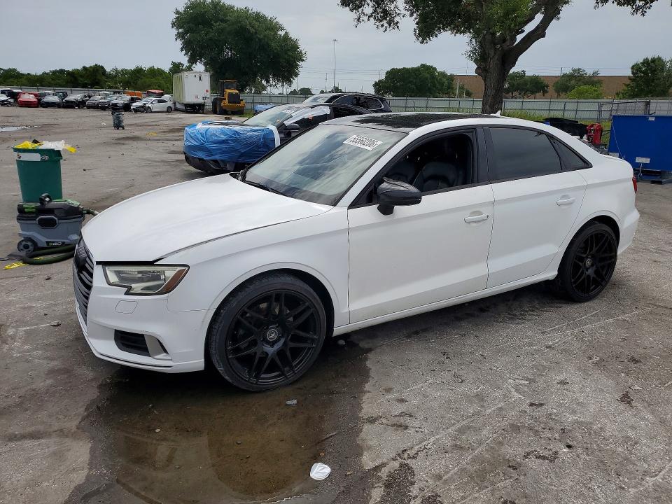 Продажа на аукционе авто 2017 Audi A3, vin: WAUAUGFF8H1042772, номер лота: 55560206