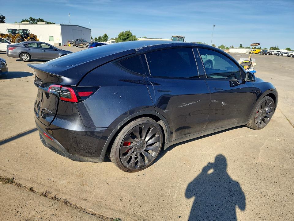 2024 Tesla Model Y მანქანა იყიდება აუქციონზე, vin: 7SAYGDEF5RF061364, აუქციონის ნომერი: 53278326