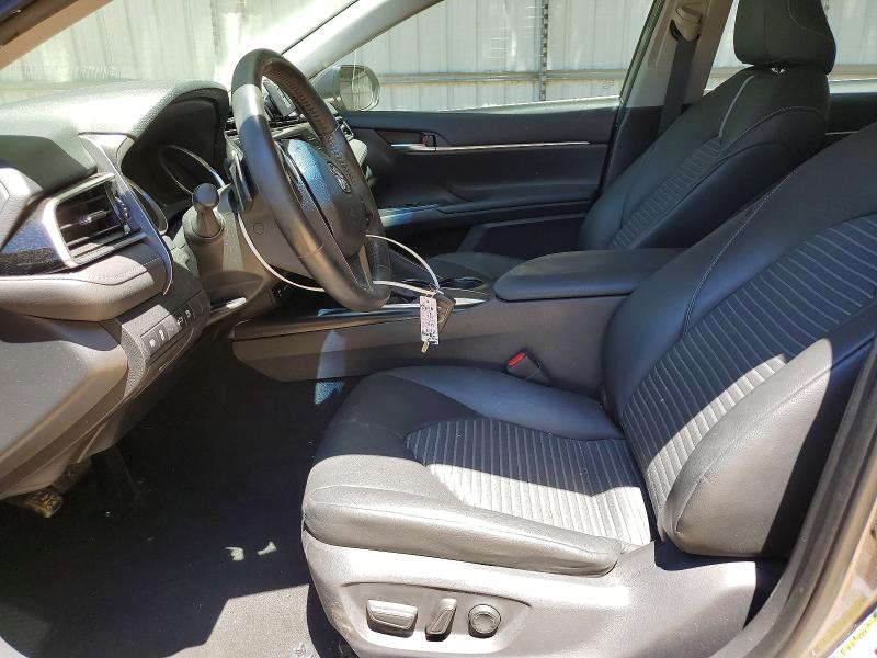 53659206 :رقم المزاد ، 4T1B11HK9JU516137 vin ، 2018 Toyota Camry مزاد بيع