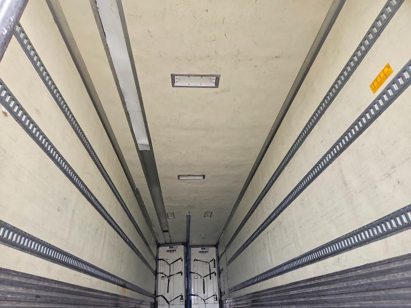 2015 Utility Trailer Trailer მანქანა იყიდება აუქციონზე, vin: 1UYVS2488FM409006, აუქციონის ნომერი: 48345746