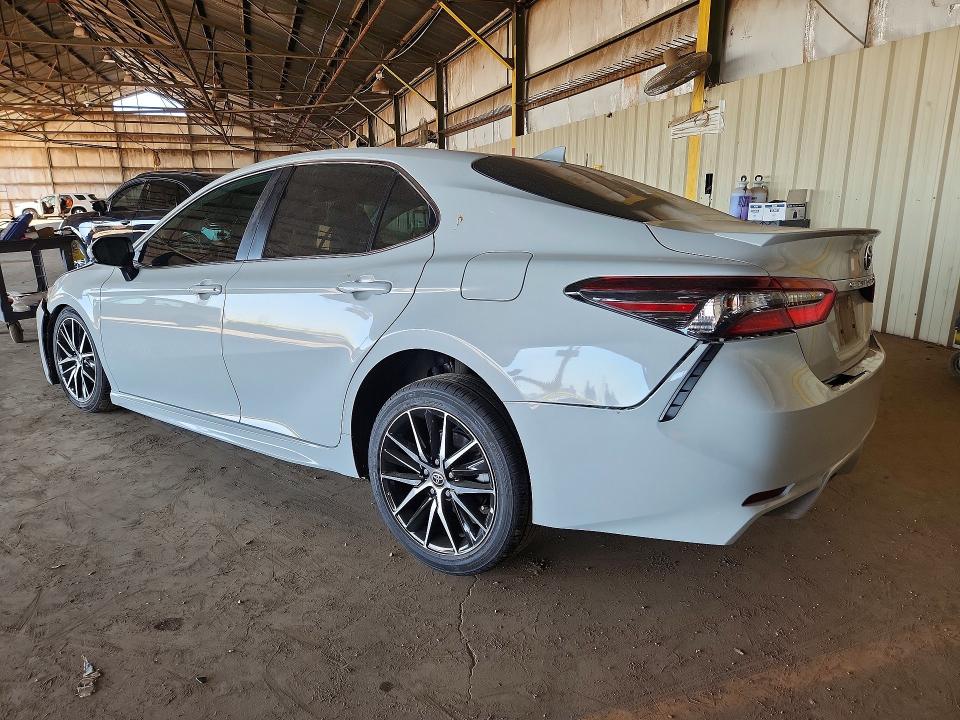 52717206 :رقم المزاد ، 4T1T11AK0NU054264 vin ، 2022 Toyota Camry مزاد بيع