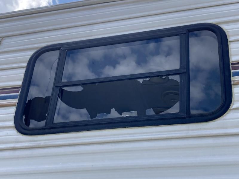 1997 Layton M-2755 Deluxe (1sl300m29vd001058) მანქანა იყიდება აუქციონზე, vin: 1SL300M29VD001058, აუქციონის ნომერი: 53195476