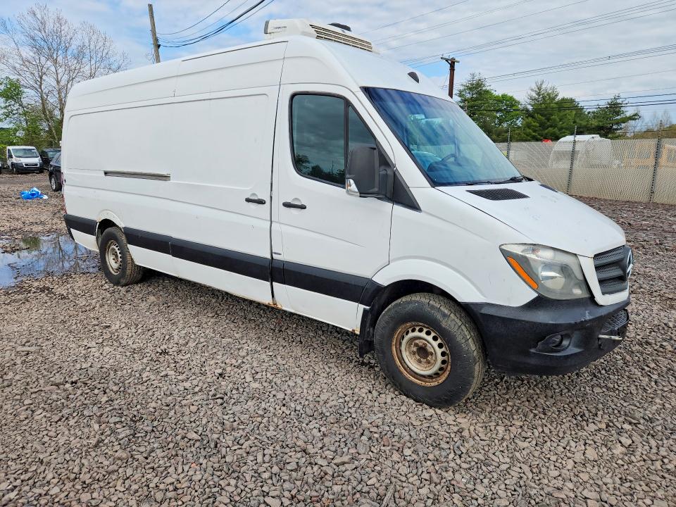 53031116 :رقم المزاد ، WD3PE8CC4F5960447 vin ، 2015 Mercedes Benz Sprinter مزاد بيع