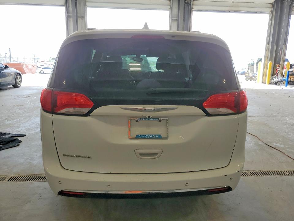 53708466 :رقم المزاد ، 2C4RC1BG5HR768380 vin ، 2017 Chrysler Pacifica مزاد بيع