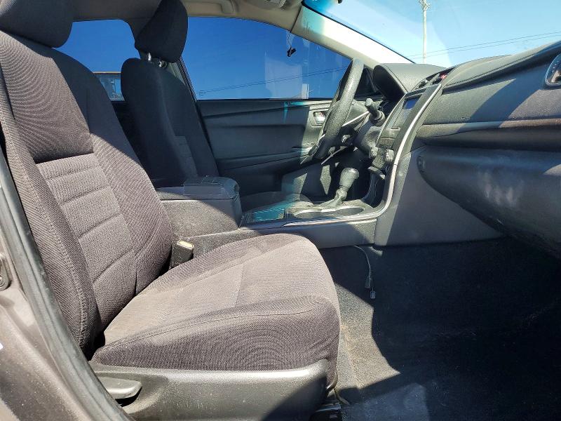 53516856 :رقم المزاد ، 4T1BF1FK7FU003030 vin ، 2015 Toyota Camry مزاد بيع