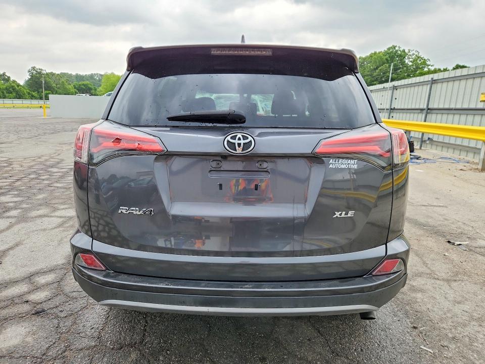 54195526 :رقم المزاد ، 2T3WFREV2JW477446 vin ، 2018 Toyota Rav4 مزاد بيع