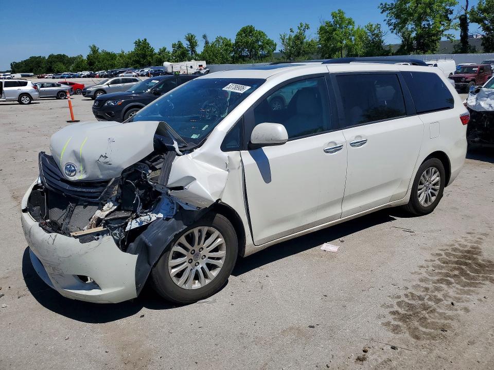 53788906 :رقم المزاد ، 5TDYZ3DC2HS821415 vin ، 2017 Toyota Sienna مزاد بيع