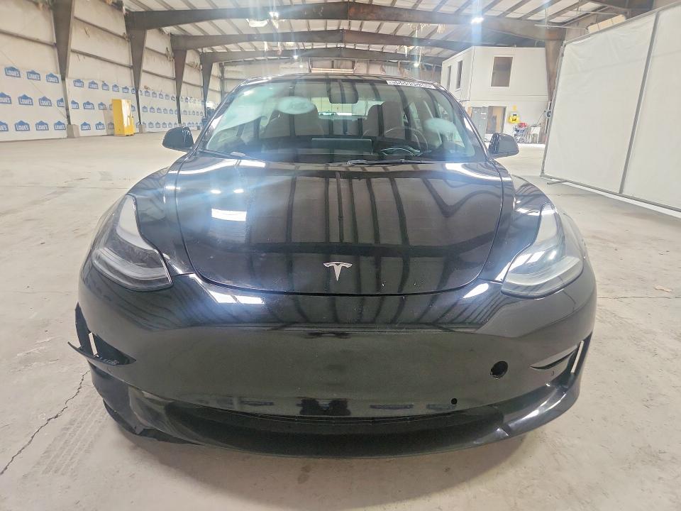 55599536 :رقم المزاد ، 5YJ3E1EA4NF372035 vin ، 2022 Tesla Model 3 مزاد بيع
