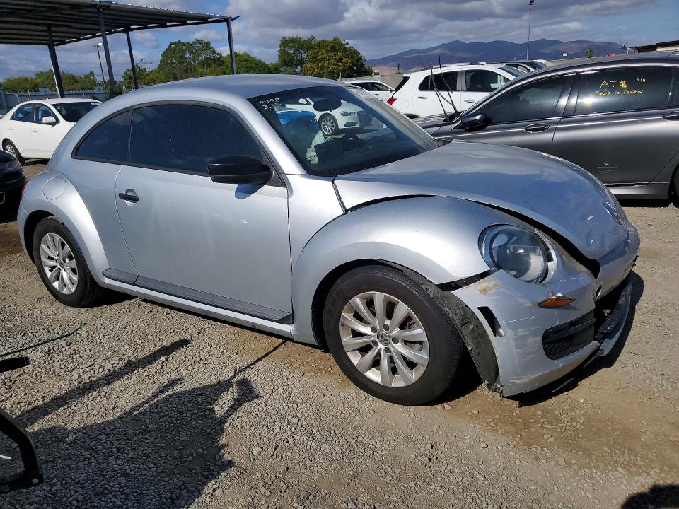 2014 Volkswagen Beetle მანქანა იყიდება აუქციონზე, vin: 3VWFP7AT6EM621381, აუქციონის ნომერი: 55116616