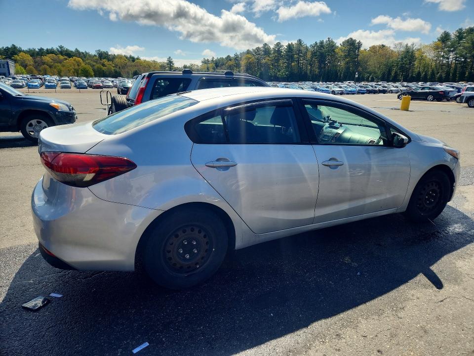 52859866 :رقم المزاد ، 3KPFK4A76JE188863 vin ، 2018 Kia Forte مزاد بيع