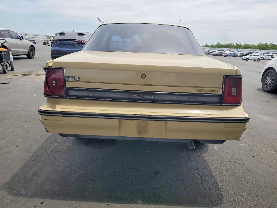 1987 Oldsmobile Cutlass Ciera მანქანა იყიდება აუქციონზე, vin: 1G3AJ11W1HD310155, აუქციონის ნომერი: 54427486