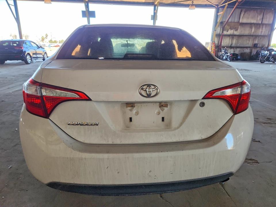 53931236 :رقم المزاد ، 5YFBURHEXFP310916 vin ، 2015 Toyota Corolla مزاد بيع