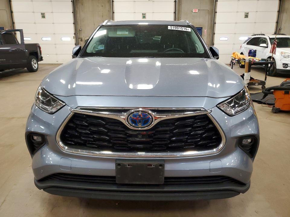 Продажа на аукционе авто 2022 Toyota Highlander Hybrid, vin: 5TDXBRCH5NS077885, номер лота: 51991516