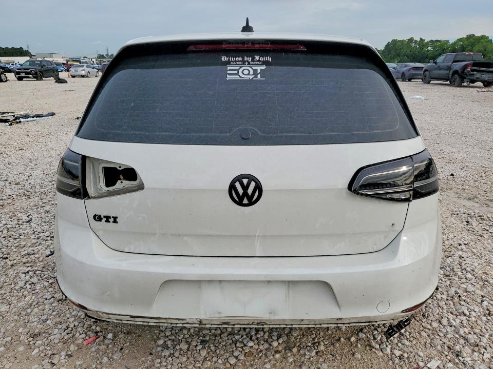 Продажа на аукционе авто 2015 Volkswagen Gti, vin: 3VW4T7AU1FM051898, номер лота: 54295996
