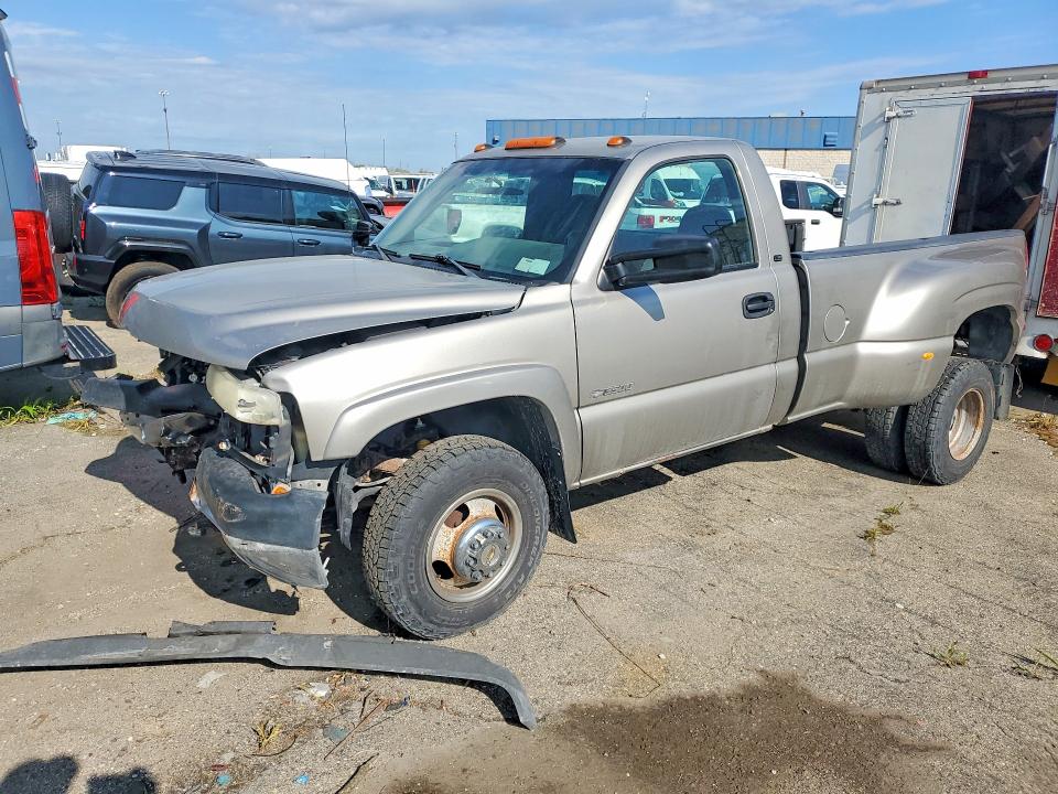 Auction sale of the 2002 Chevrolet Silverado, vin: 1GCJK34G82E109710, lot number: 52859706