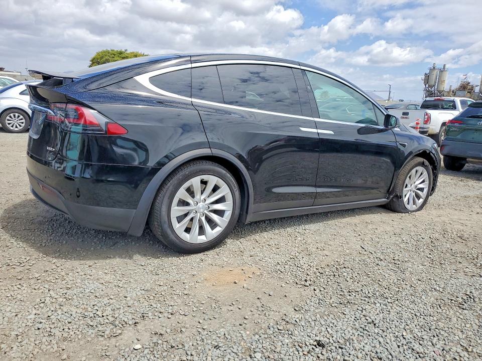 Продажа на аукционе авто 2018 Tesla Model X, vin: 5YJXCAE26JF119891, номер лота: 55044826