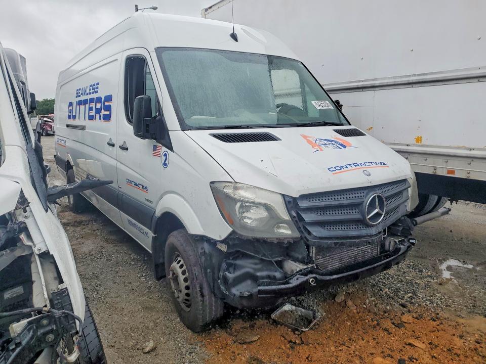 54255206 :رقم المزاد ، WD3PF4CC9FP114261 vin ، 2015 Mercedes Benz Sprinter مزاد بيع