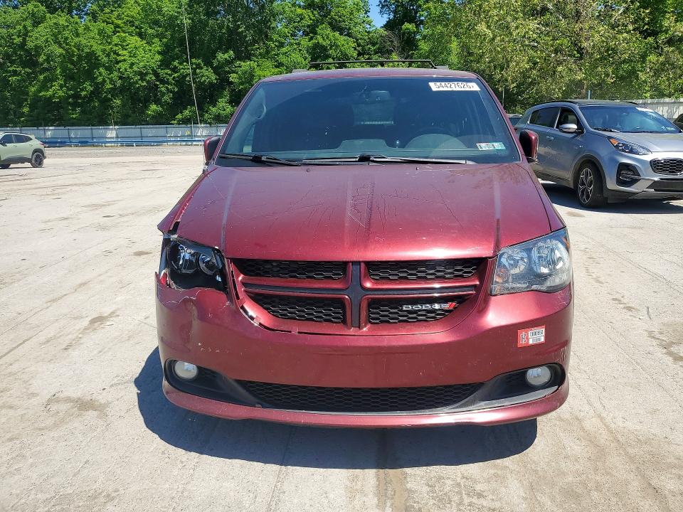 54427626 :رقم المزاد ، 2C4RDGEG2HR557911 vin ، 2017 Dodge Grand Caravan مزاد بيع