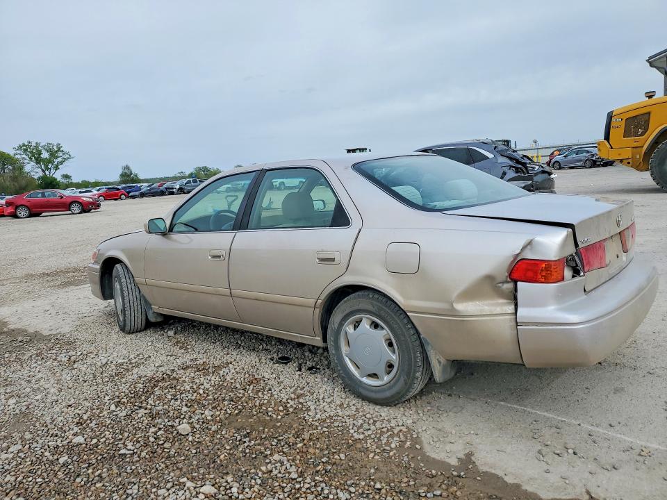 52556836 :رقم المزاد ، 4T1BG22K1YU941648 vin ، 2000 Toyota Camry مزاد بيع