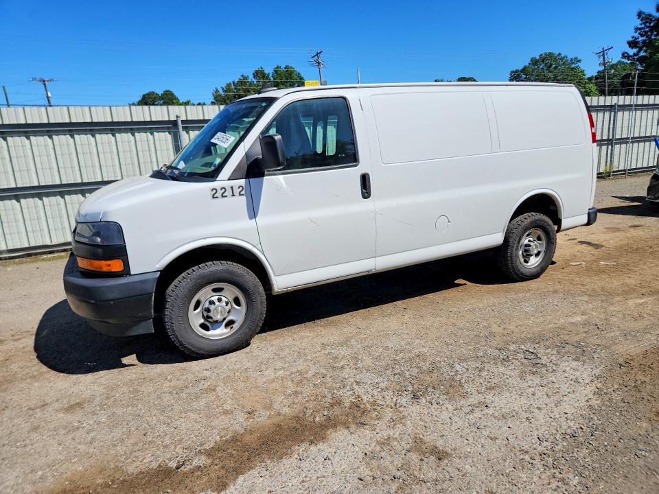 53405056 :رقم المزاد ، 1GCWGAFP9N1180791 vin ، 2022 Chev Express G2500 مزاد بيع