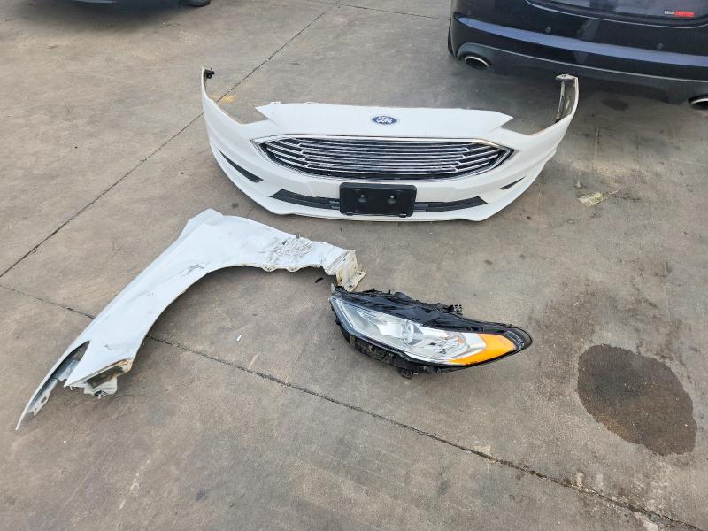 53166066 :رقم المزاد ، 3FA6P0UU5JR100170 vin ، 2018 Ford Fusion مزاد بيع