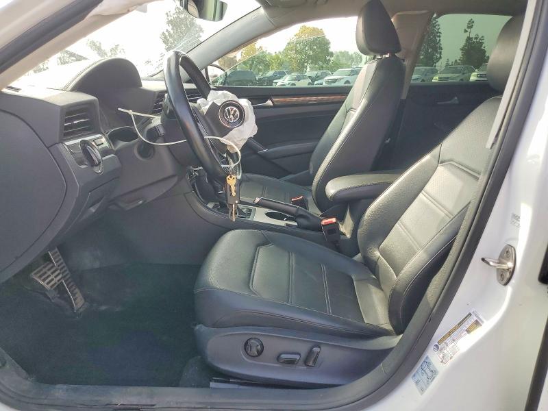 52859536 :رقم المزاد ، 1VWMA7A3XLC018828 vin ، 2020 Volkswagen Passat مزاد بيع