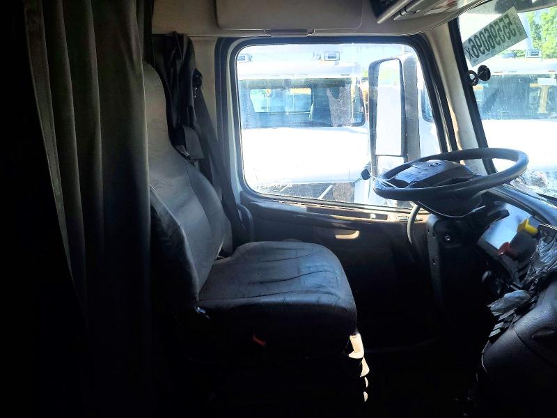2015 Volvo Vn Vnl მანქანა იყიდება აუქციონზე, vin: 4V4NC9EH8FN919826, აუქციონის ნომერი: 55596096