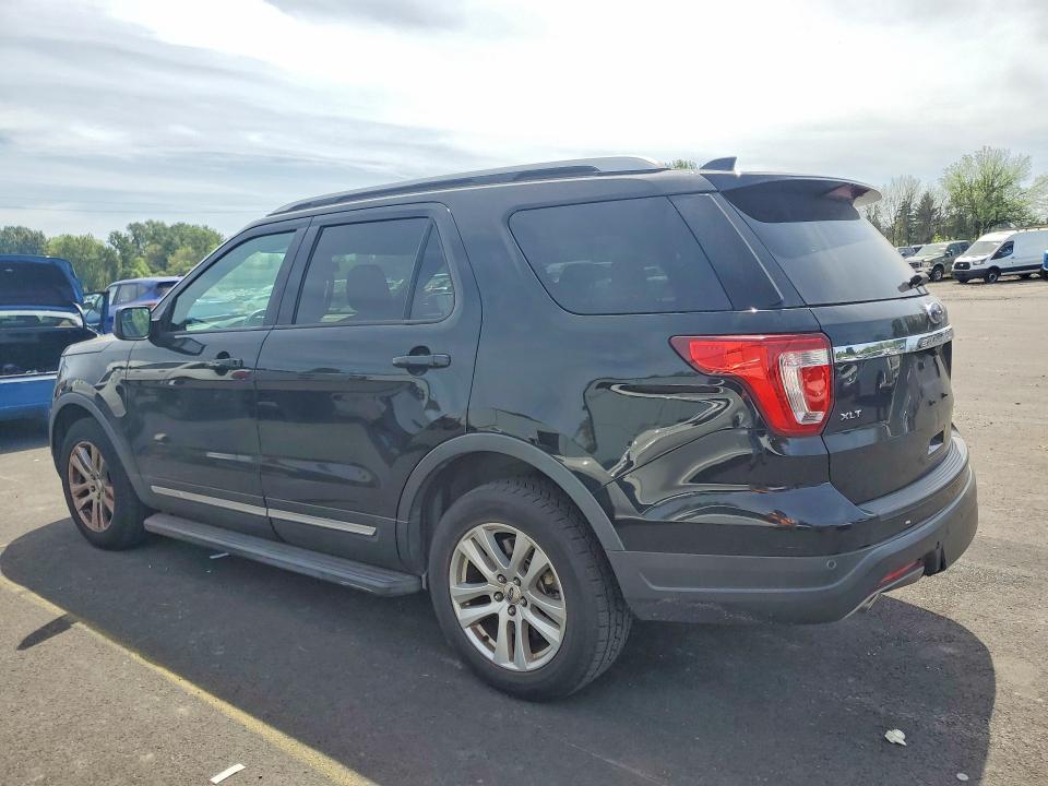 52782156 :رقم المزاد ، 1FM5K8D8XJGB57487 vin ، 2018 Ford Explorer مزاد بيع