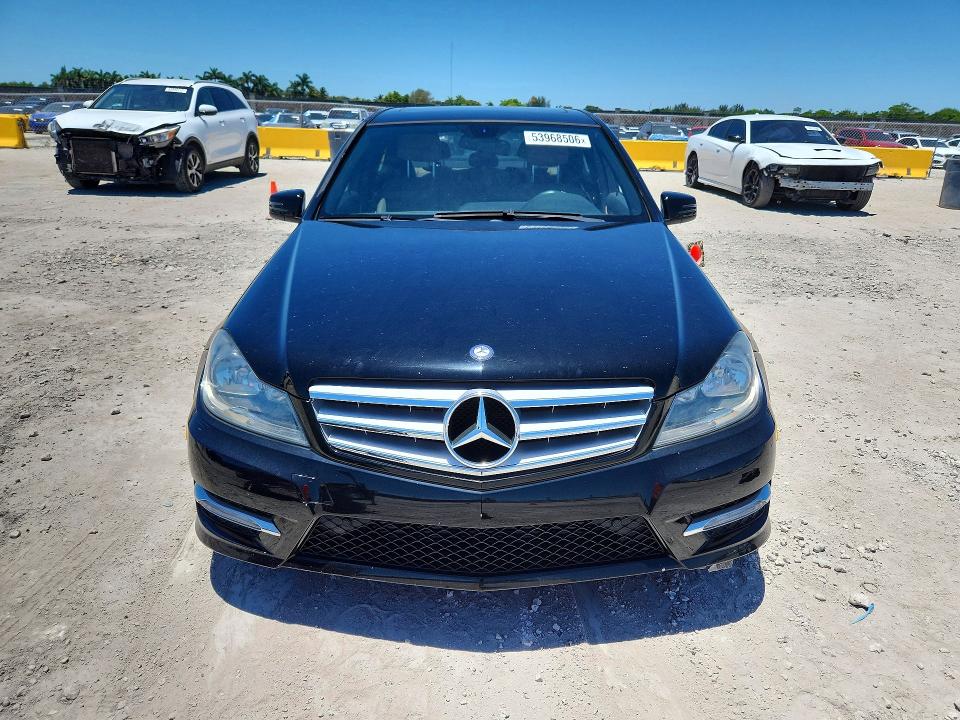 Продажа на аукционе авто 2012 Mercedes-benz C, vin: WDDGF4HB3CR209166, номер лота: 53968506