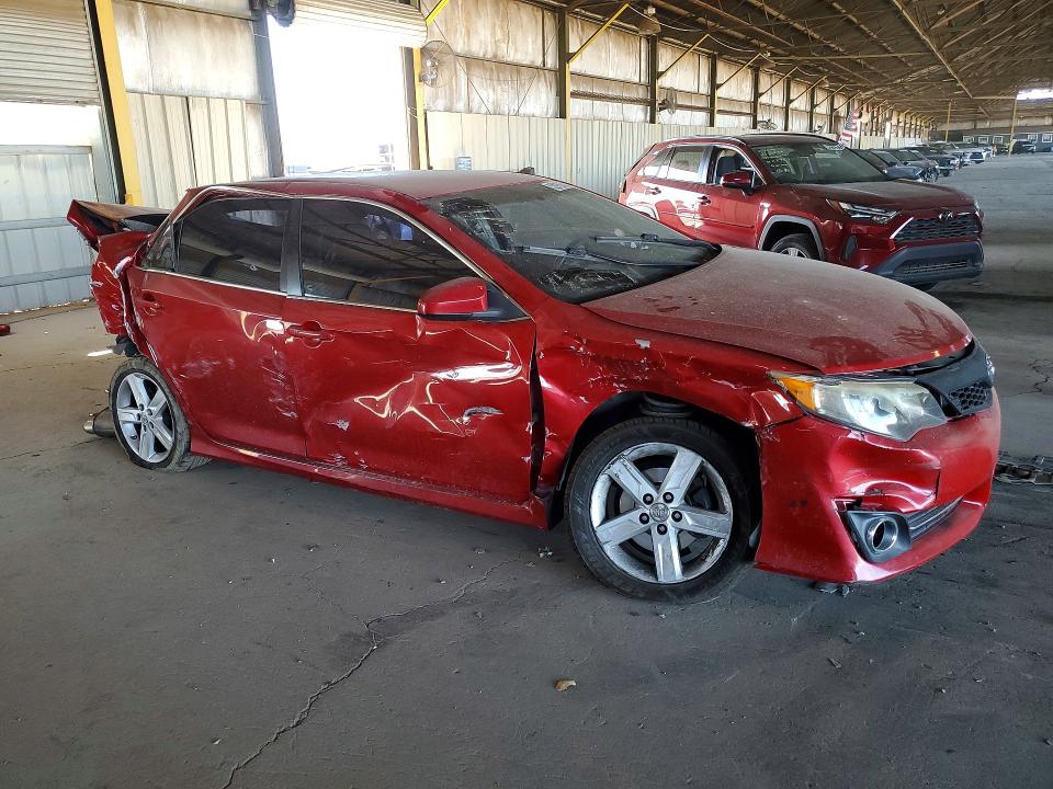 52915356 :رقم المزاد ، 4T1BF1FK6EU805566 vin ، 2014 Toyota Camry مزاد بيع