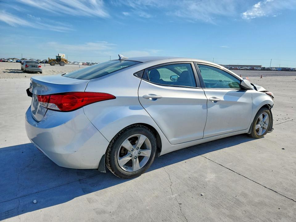 53645236 :رقم المزاد ، KMHDH4AE2DU943688 vin ، 2013 Hyundai Elantra مزاد بيع