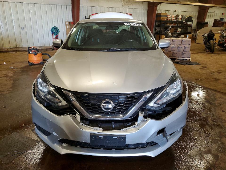 53126936 :رقم المزاد ، 3N1AB7AP1JY284087 vin ، 2018 Nissan Sentra مزاد بيع